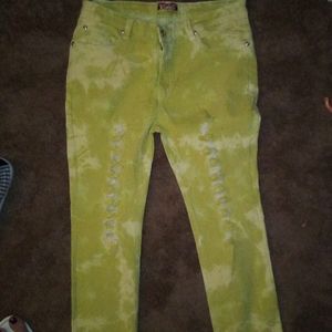 Summer destroyed skinny jeans